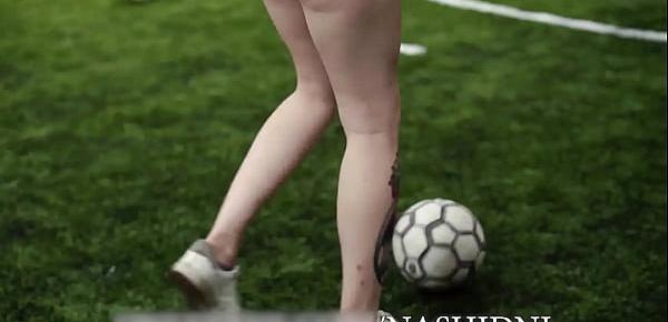  Футбол на раздевание с порноактрисой Busty Clary Ч.2